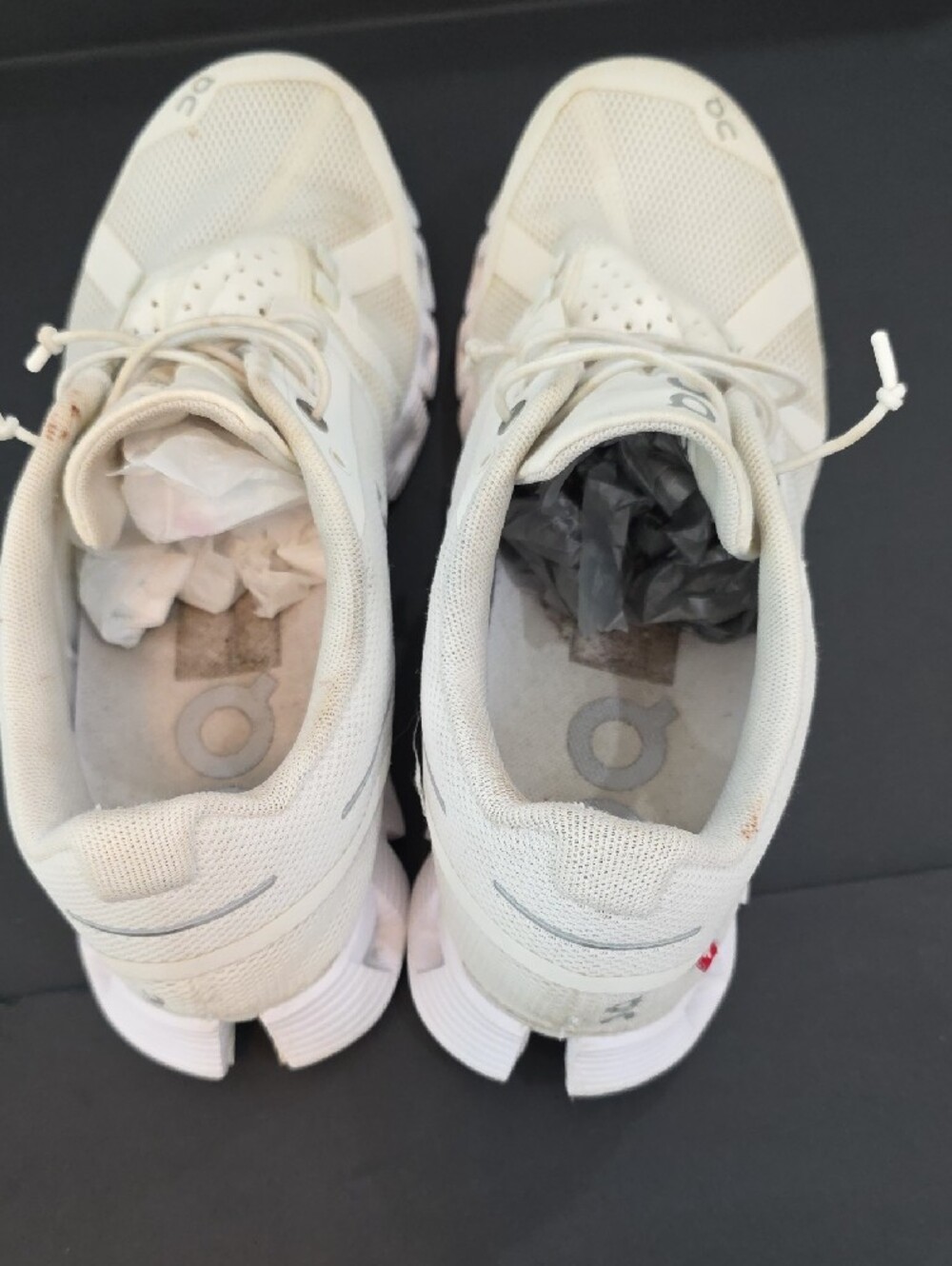 On Cloud Running Women's Athletic Shoes in Cream/Off-White Size 8 - Picture 6 of 9